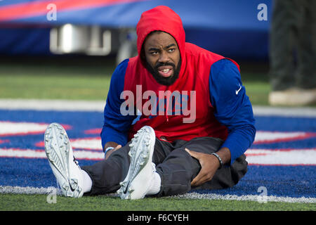 East Rutherford, New Jersey, USA. 15th Nov, 2015. New York Giants wide receiver Geremy Davis (18) stretches during warm-ups prior to the NFL game between the New England Patriots and the New York Giants at MetLife Stadium in East Rutherford, New Jersey. The New England Patriots won 27-26. Christopher Szagola/CSM/Alamy Live News Stock Photo