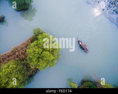 Hangzhou, Turkey. 16th Nov, 2015. Aerial photo taken on Nov. 3, 2015 shows the autumn scenery of the Xixi Wetland in Hangzhou, capital of east China's Zhejiang Province. China will host the 2016 Group of Twenty (G20) summit in the eastern city of Hangzhou, best known for its scenic West Lake, on Sept. 4-5, Chinese President Xi Jinping announced in Antalya, Turkey, on Nov. 16, 2015. © Xu Yu/Xinhua/Alamy Live News Stock Photo