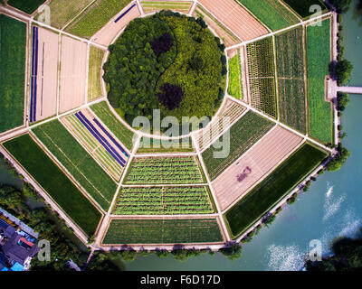 Hangzhou, Turkey. 16th Nov, 2015. Photo taken on Sept. 8, 2015 shows the eight diagrams field in Hangzhou, capital of east China's Zhejiang Province. China will host the 2016 Group of Twenty (G20) summit in the eastern city of Hangzhou, best known for its scenic West Lake, on Sept. 4-5, Chinese President Xi Jinping announced in Antalya, Turkey, on Nov. 16, 2015. © Xu Yu/Xinhua/Alamy Live News Stock Photo