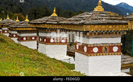 Chorten, memorial of the 108 Druk Wangyal Khangzang, Dochula pass betweeen Thimphu and Punakha, Bhutan Stock Photo