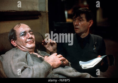 RELEASE DATE: December 6, 1983  MOVIE TITLE: The Dresser  DIRECTOR: Peter Yates  STUDIO: Columbia Pictures  PLOT: An effeminate personal assistant of a deteriorating veteran actor struggles to get him through a difficult performance of King Lear  PICTURED: ALBERT FINNEY as Sir and TOM COURTENAY as Norman    (Credit Image: c Courtesy of Columbia Pictures/Entertainment Pictures) Stock Photo