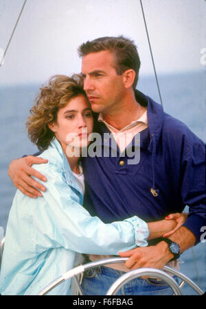 Aug 14, 1987; Hollywood, CA, USA; SEAN YOUNG (left) as Susan Atwell and KEVIN COSTNER as Defense Secretary David Brice in the mystery, drama, thriller ''No Way Out'' directed by Roger Donaldson. Stock Photo