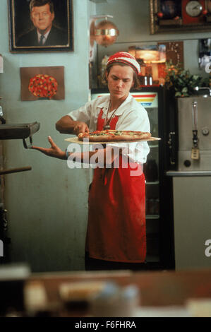 I LOVE YOU TO DEATH (1990) RIVER PHOENIX LYD 002 P Stock Photo