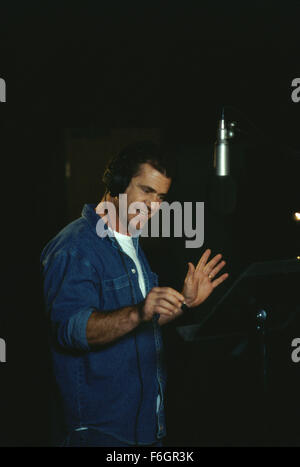 60 08, 2000; Hollywood, CA, USA; MEL GIBSON as the voice of Rocky in the family comedy ''Chicken Run'' directed by Peter Lord and Nick Park. Stock Photo