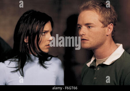 Jun 04, 2001; Los Angeles, CA, USA; Actos CHRIS MASTERSON stars as Buddy and ANNA FARIS as Cindy Campbell in 'Scary Movie 2.' Stock Photo