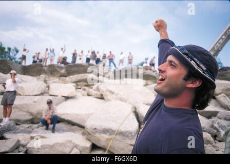 Apr 18, 2001; Austin, TX, USA; Director ROBERT RODRIGUEZ on the set of 'Spy Kids.' Stock Photo