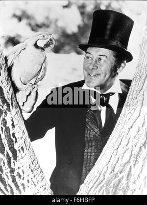 1967, Film Title: DOCTOR DOLITTLE, Director: RICHARD FLEISCHER, Pictured: ANIMALS (WITH ACTORS), RICHARD FLEISCHER, REX HARRISON, HAT, PARROT. (Credit Image: SNAP) Stock Photo