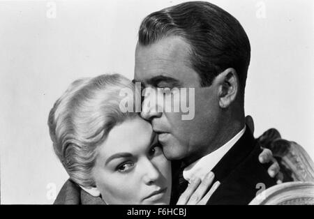 1958, Film Title: VERTIGO, Director: ALFRED HITCHCOCK, Studio: PARAMOUNT, Pictured: ALFRED HITCHCOCK, KIM NOVAK. (Credit Image: SNAP) Stock Photo