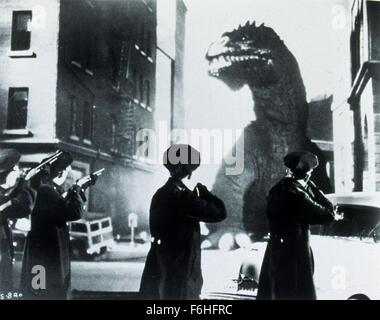 1953, Film Title: BEAST FROM 20, 000 FATHOMS, Director: EUGENE LOURIE, Studio: WARNER, Pictured: EUGENE LOURIE, SCI-FI, DEFENCE, GUN, SHOOTING, PRE-HISTORIC, DINOSAUR, CITY, ATTACKING, SEA MONSTER, STREET, MILITARY. (Credit Image: SNAP) Stock Photo