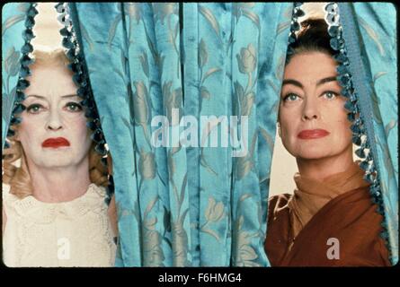 1962, Film Title: WHAT EVER HAPPENED TO BABY JANE?, Director: ROBERT ALDRICH, Studio: MGM, Pictured: ROBERT ALDRICH, JOAN CRAWFORD. (Credit Image: SNAP) Stock Photo