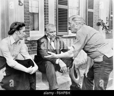 1977, Film Title: BRIDGE TOO FAR, Director: RICHARD ATTENBOROUGH, Pictured: RICHARD ATTENBOROUGH, DIRECTOR DIRECTS, LAURENCE OLIVIER. (Credit Image: SNAP) Stock Photo