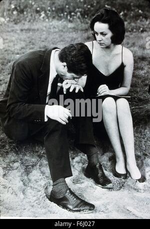 Jeanne Moreau, Marcello Mastroianni / La Notte 1961 directed by  Michelangelo Antonioni Stock Photo - Alamy