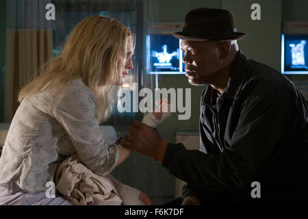 Feb 14, 2006; New York, NY, USA; JULIANNE MOORE as Brenda Martin and SAMUEL L. JACKSON as Lorenzo Council in the crime, drama, mystery, thriller film Freedomland directed by Joe Roth, to be released Feb. 17th, 2006. Mandatory Credit: Photo by Sony Pictures. (Ac) Copyright 2006 by Courtesy of Sony Pictures Stock Photo