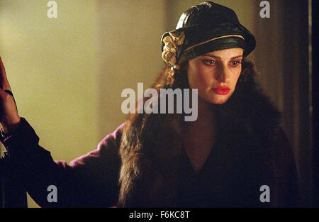 Mar 17, 2006; Los Angeles, CA, USA; Actress IDINA MENZEL as Mrs. Hargraves in the Robert Towne romantic drama, 'Ask the Dust.' Mandatory Credit: Photo by Paramount Pictures. (c) Copyright 2006 by Courtesy of Paramount Pictures