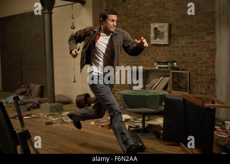 RELEASE DATE: September 28, 2012 MOVIE TITLE: Looper STUDIO: TriStar Pictures DIRECTOR: Rian Johnson PLOT: A killer who works for the mob of the future recognizes one of his targets as his future self PICTURED: JOSEPH GORDON-LEVITT as Joe (Credit Image: c TriStar Pictures/Entertainment Pictures) Stock Photo