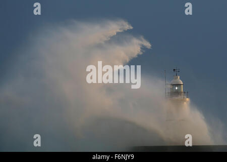 Newhaven, Sussex, UK. 17th Nov, 2015. Gusting winds of Storm Barney cause huge waves to crash over the lighthouse at Newhaven in East Sussex, UK, Tuesday November 17, 2015. Parts of southern Britain were subject to a yellow weather warning from the Met Office for winds gusting up to 80miles an hour. Barney is only the second storm to be named. Credit:  Luke MacGregor/Alamy Live News Stock Photo