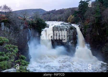 Teesdale, County Durham UK. 18th November 2015. UK Weather.  High Force on the River Tees this afternoon as heavy rain caused river levels to rise in north east England Credit:  David Forster/Alamy Live News Stock Photo