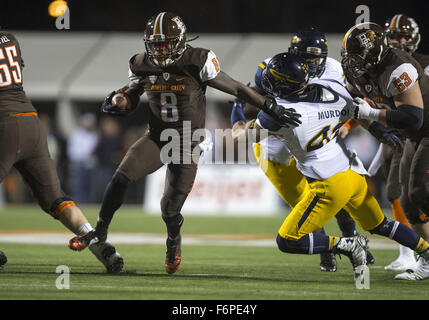 Bowling Green, Ohio, USA. 17th Nov, 2015. Bowling Green running back Travis Greene (8) runs with the ball during NCAA football game action between the Toledo Rockets and the Bowling Green Falcons at Doyt L. Perry Stadium in Bowling Green, Ohio. Toledo defeated Bowling Green 44-28. John Mersits/CSM/Alamy Live News Stock Photo