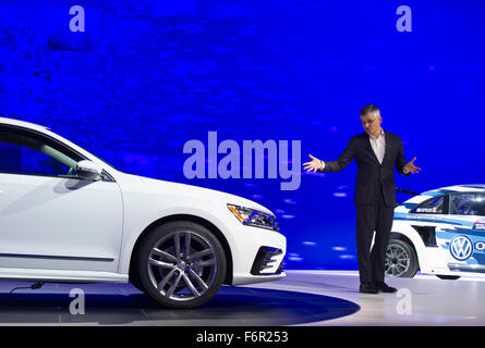 Los Angeles, USA. 18th Nov, 2015. Michael Horn, president and CEO of Volkswagen Group of America, apologizes for Volkswagen's emissions testing scandal at the Los Angeles Auto Show in Los Angeles, the United States, on Nov. 18, 2015. © Yang Lei/Xinhua/Alamy Live News Stock Photo
