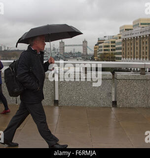 London, UK. 19th Nov, 2015. Dark storm clouds over the City of London Credit:  amer ghazzal/Alamy Live News Stock Photo