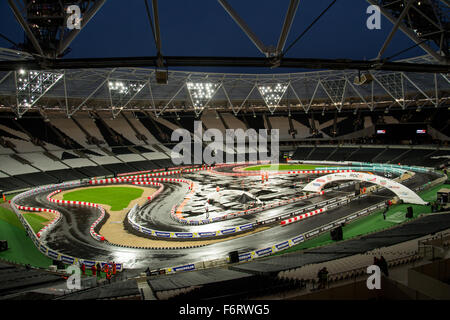 London, UK. 19th Nov, 2015. General picture of The Stadium is seen during The Race of Chamipons event at Queen Elizabeth Olympic Park on November 19, 2015 in London, UNITED KINGDOM. Credit:  Gergo Toth/Alamy Live News Stock Photo