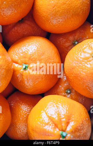 Pile of oranges, close-up Stock Photo - Alamy