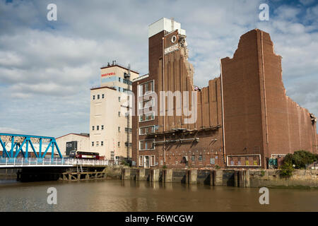UK, England, Yorkshire, Hull, Clarence Flour Mill beside River Hull being demolished to built Raddisson Blu Hotel UK, England, Yorkshire, Hull, Clarence Flour Mill beside River Hull being demolished to built Raddisson Blu Hotel