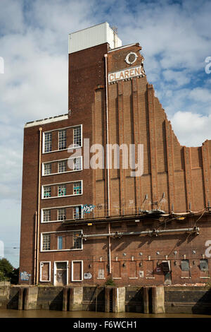 UK, England, Yorkshire, Hull, Clarence Flour Mill beside River Hull being demolished to built Radisson Blu Hotel UK, England, Yorkshire, Hull, Clarence Flour Mill beside River Hull being demolished to built Radisson Blu Hotel