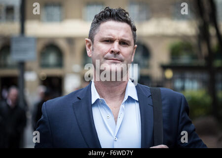 London, UK. 20th November, 2015. Cricketer Chris Cairns arrives at Southwark Crown Court to continue his trial on charges of match fixing and perjury Credit:  Guy Corbishley/Alamy Live News Stock Photo