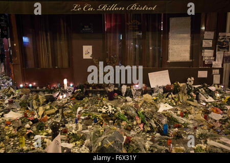 Paris, France. 19th Nov, 2015. Flowers, candles and messages left outside Le Carillon restaurant in the 11th arrondissement of Paris, one of the venues targeted by gunmen last Friday. © Guillaume Payen/ZUMA Wire/Alamy Live News Stock Photo