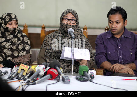 Dhaka, Bangladesh. 21st Nov, 2015. DHAKA, BANGLADESH 21th November: Spouse (middle) of death-row convict and Jamaat e Islami's Secretary General Ali Ahsan Muhammad Mujahid attends a press conference at High Court Auditorium in Dhaka on November 21, 2015.Family of the war criminal Ali Ahsan Mujahid are making a last-ditch attempt to delay the executions. Jamaat Secretary Mujahid's family urge the government not to execute him until the Aug 21 grenade attack case is resolved.Some family members and the attorney attended the press conference. (Credit Image: © Zakir Hossain Chowdhury via ZU Stock Photo
