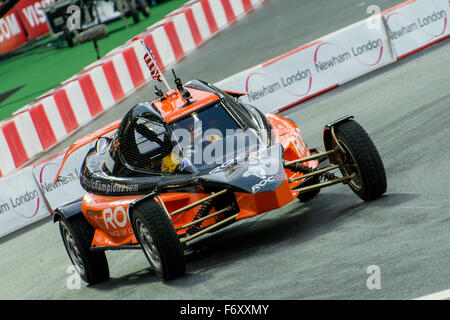 London, UK. 21st Nov, 2015. 2014 Indianapolis 500 winner Ryan Hunter-Reay of United States drives during The Race of Champions at The Stadium at Queen Elizabeth Olympic Park on November 21, 2015 in LONDON, UNITED KINGDOM (Photo by Gergo Toth Photography/ALAMY Live News) Stock Photo