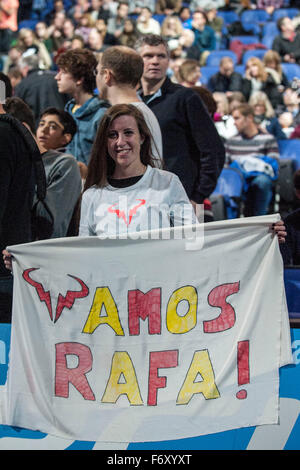 London, UK. 21st Nov, 2015. ATP Tennis Tour Finals. Day 7. A Rafael Nadal fan waits for her hero. Credit:  Action Plus Sports Images/Alamy Live News Stock Photo