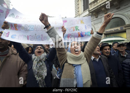 Rome, Italy. 21st Nov, 2015. Muslims in Italy hold 'Not In My Name' march against terrorist attacks in Paris. Credit:  Danilo Balducci/ZUMA Wire/Alamy Live News