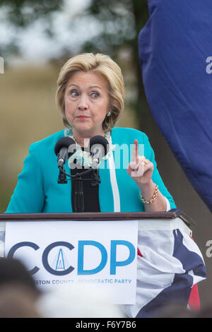 North Charleston, South Carolina, USA. 21st Nov, 2015. Former Secretary of State and Democratic presidential candidate Hillary Rodham Clinton rallies supporters during the Blue Jamboree campaign event. Stock Photo