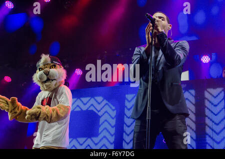 Sydney, Australia. 21st Nov, 2015. Dawin performed at the 2015 MTV Beats and Eats Music Festival which took place at Parramatta Park in Sydeny's west. Credit:  mjmediabox/Alamy Live News Stock Photo