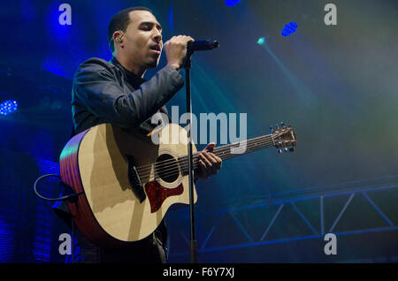 Sydney, Australia. 21st Nov, 2015. Dawin performed at the 2015 MTV Beats and Eats Music Festival which took place at Parramatta Park in Sydeny's west. Credit:  mjmediabox/Alamy Live News Stock Photo