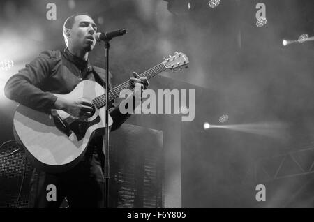 Sydney, Australia. 21st Nov, 2015. Dawin performed at the 2015 MTV Beats and Eats Music Festival which took place at Parramatta Park in Sydeny's west. Credit:  mjmediabox/Alamy Live News Stock Photo