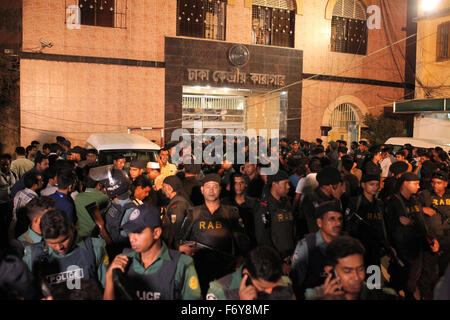 Dhaka, Bangladesh. 22nd November: Security in front of Dhaka Central Jail from the front ahead of execution of two top war criminals Salauddin Quader Chowdhury  and Ali Ahsan Muhammad Mojaheed in Dhaka on November 22, 2015. Two war criminals, BNP leader Salauddin Quader Chowdhury and Jamaat-e-Islami secretary general Ali Ahsan Mohammad Mojaheed, have been executed at the same time for their crimes committed against humanity in 1971, says jail official. They were executed by hanging at 12:55am Sunday at Dhaka Central Jail, said Inspector General of Prison Syed Iftekhar Uddin. Both of them were  Stock Photo