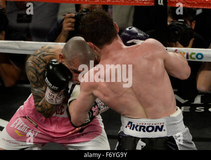 Las Vegas, Usa. 21st Nov, 2015. (in Blue/Gray) Mexico's Canelo Alvarez goes 12 round with Puerto Rico's Miguel Cotto Saturday. Canelo Alvarez took the win by unanimous decision over Miguel Cotto for the WBC middleweight title at the Mandalay Bay hotel in Las. Photo by Gene Blevins/LA DailyNews/ZumaPress Credit:  Gene Blevins/ZUMA Wire/Alamy Live News Stock Photo