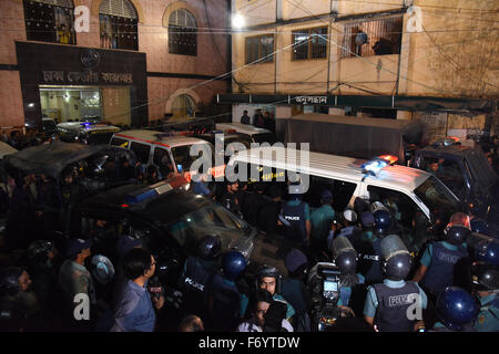 Dhaka, Bangladesh. 22nd November, 2015. Ambulance supposedly carrying the dead bodies of Bangladeshi Nationalist Party leader Salahuddin Quader Chowdhury and Jamaat-e-Islami Secretary General Ali Ahsan Mohammad Mujahid after they were executed for war crimes committed during the 1971 independence war of Bangladesh. Credit:  Mamunur Rashid/Alamy Live News Stock Photo