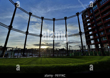 Victorian gas holder encloses new park in King's Cross, London Stock Photo