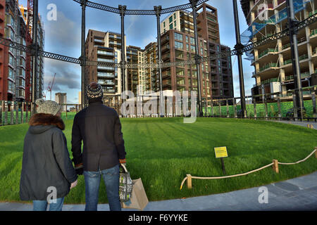 Victorian gas holder encloses new park in King's Cross, London Stock Photo