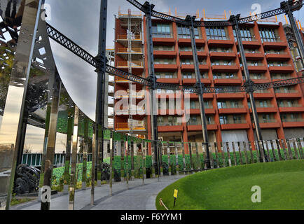 Victorian gas holder encloses new park in King's Cross, London Stock Photo