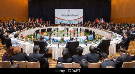 Kuala Lumpur, Malaysia. 22nd Nov, 2015. Chinese Premier Li Keqiang attends the 10th East Asia Summit in Kuala Lumpur, Malaysia, Nov. 22, 2015. © Huang Jingwen/Xinhua/Alamy Live News Stock Photo