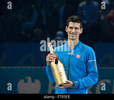 O2 Arena, London, UK. 22nd November, 2015. Barclays ATP World Tour Finals. Novak Djokovic defeats Roger Federer to take the Winners’ Trophy. Credit:  sportsimages/Alamy Live News Stock Photo