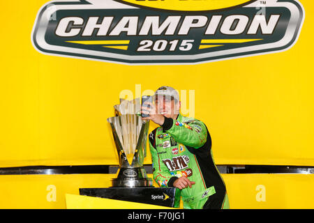 Homestead, FL, USA. 23rd Nov, 2015. Homestead, FL - Nov 23, 2015: Kyle Busch (18) wins the 2015 NASCAR Sprint Cup Championship following the FORD EcoBoost 400 at Homestead Miami Speedway in Homestead, FL. © csm/Alamy Live News Stock Photo