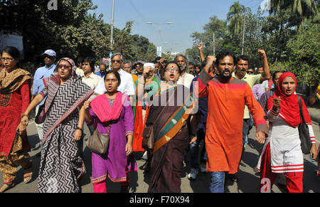 Dhaka, Bangladesh. 23rd Nov, 2015. Bangladeshi activists attend a rally against a countrywide strike enforced by Jamaat-e-Islami party in Dhaka, Bangladesh, Nov. 23, 2015. Bangladeshi largest Islamist party Jamaat-e-Islami called for the countrywide strike to protest the execution of its Secretary General Ali Ahsan Mohammad Mujahid for crimes against humanity in 1971. Credit:  Shariful Islam/Xinhua/Alamy Live News Stock Photo