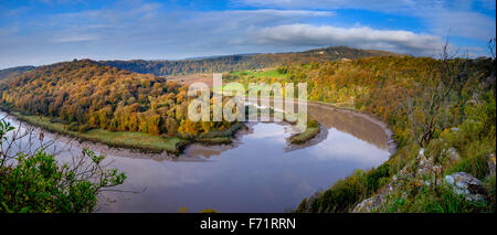 VIEW OF RIVER WYE FROM WINTOURS LEAP. WYE VALLEY AUTUMN BORDER BETWEEN ENGLAND AND WALES, GLOUCESTERSHIRE AND MONMOUTHSHIRE UK Stock Photo