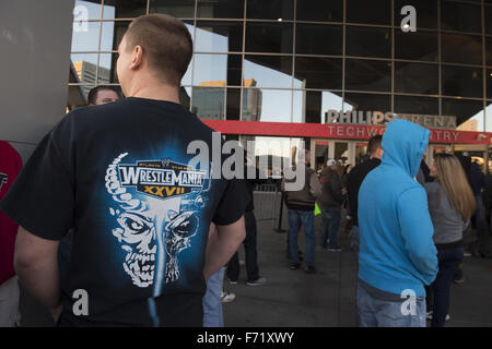 Nov. 22, 2015 - Atlanta, GA - Anxious crowd waits to clears security at Philips Arena, where possible terrorist attack had been mentioned as a possibility  by FBI and Department of Homeland Security.NY DAILY NEWS OUT (Credit Image: © Robin Rayne Nelson via ZUMA Wire) Stock Photo